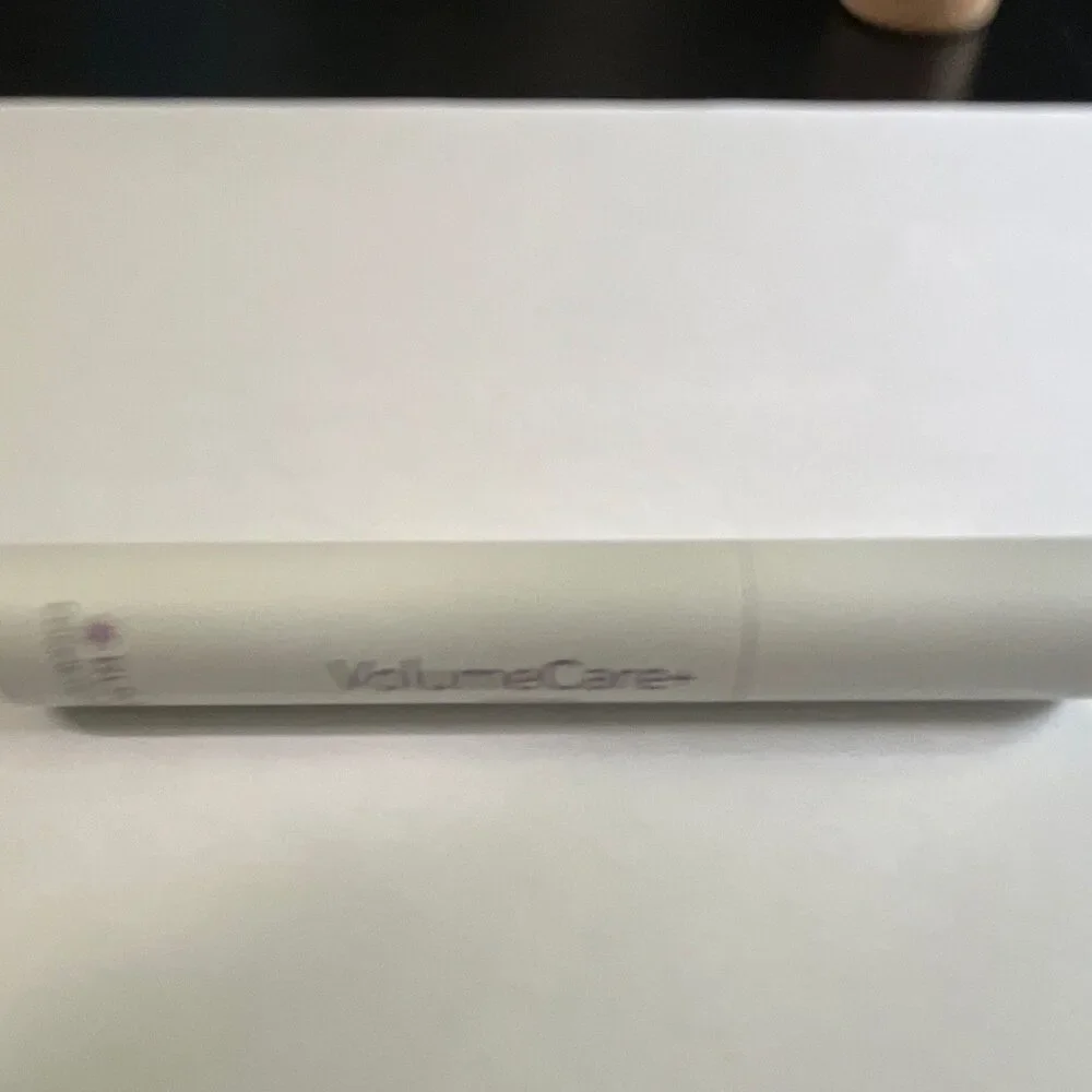 Rumi Cosmetiques VolumeCare+ Mascara Natural Black New Damaged Box.
